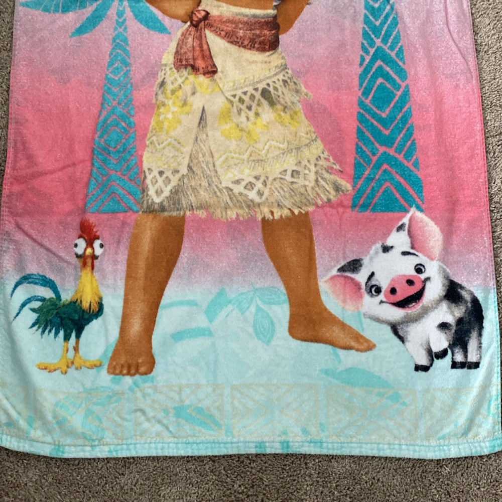 Disney Moana Beach Towel - Picture 2 of 5